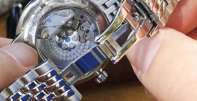 Starking AM0184 Watch – A Lot of Watch for the Money. Starking AM0184 Watch – A Lot of Watch for the Money.